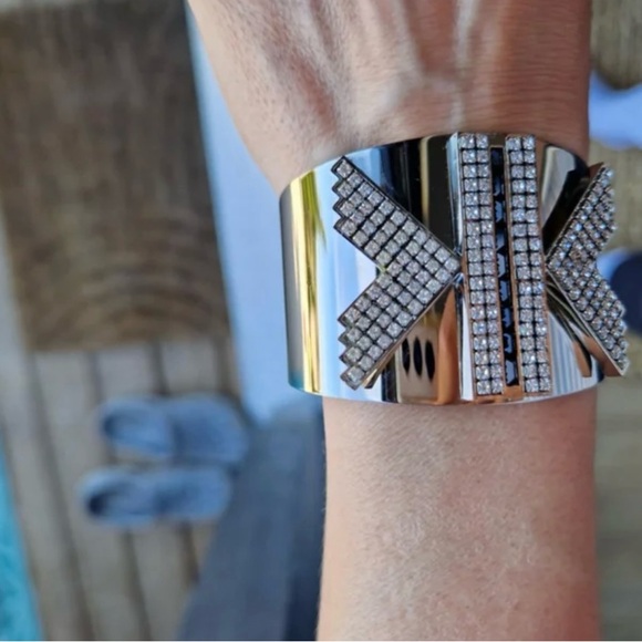 Atelier Swarovski Karl Lagarfeld KK Silver Cuff. Karl Lagarfeld Hip Chic Cuff. - Picture 5 of 16